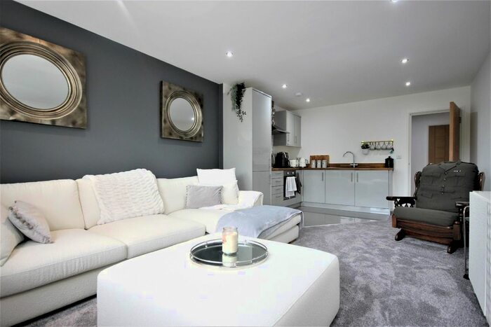 1 Bedroom Flat To Rent In Hulbert Road, Waterlooville, PO7