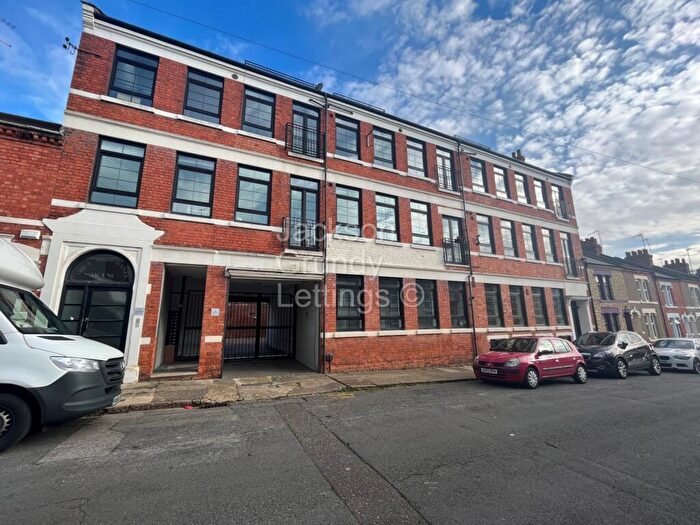 2 Bedroom Flat To Rent In Artizan Road, Northampton, NN1