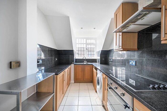 2 Bedroom Flat For Sale In Tudor Close, Belsize Park, London, NW3