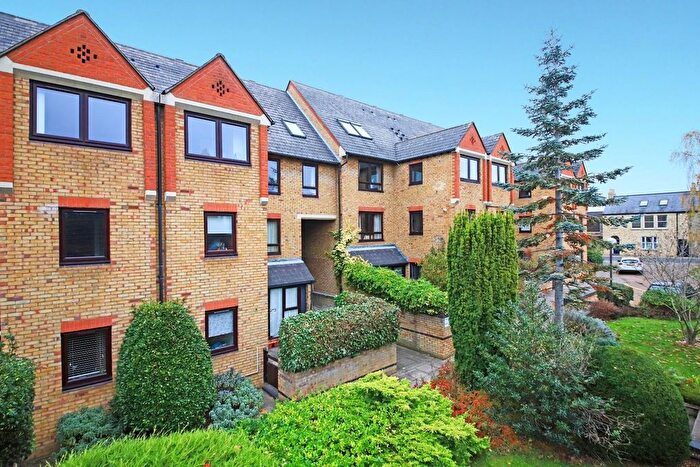 3 Bedroom Flat For Sale In Bailey Mews, Auckland Road, Cambridge, CB5