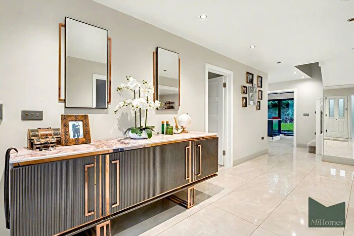 4 Bedroom Detached House For Sale In Tylers Road, Nazeing, CM19