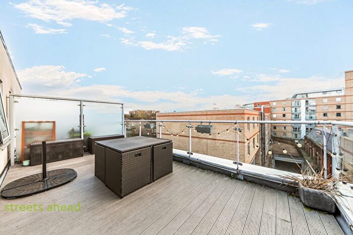 1 Bedroom Flat For Sale In Longitude Apartments, Addiscombe Grove, Croydon, CR0