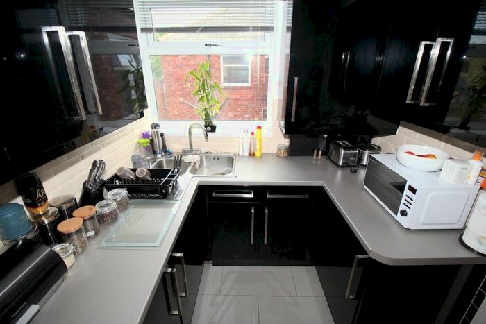2 Bedroom Flat To Rent In Victoria Road West, Hebburn, NE31