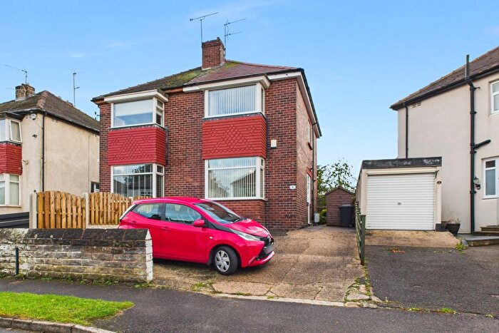 3 Bedroom Semi-detached House For Sale In Chatsworth Park Avenue, Hollinsend., S12