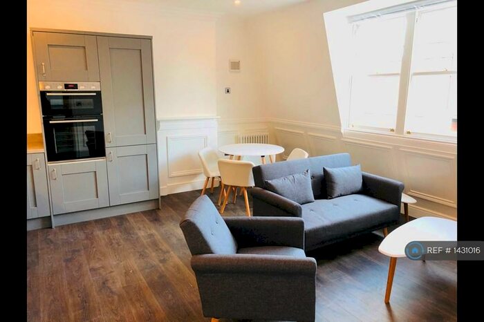 1 Bedroom Penthouse To Rent In Marchaunts Place, Norwich, NR1