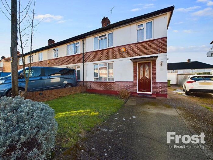 3 Bedroom End Of Terrace House To Rent In Ennerdale Crescent, Nr Burnham, Slough, Berkshire, SL1
