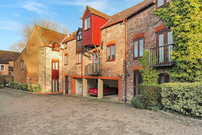 2 Bedroom Flat To Rent In Park Road, Thornbury, Bristol, BS35