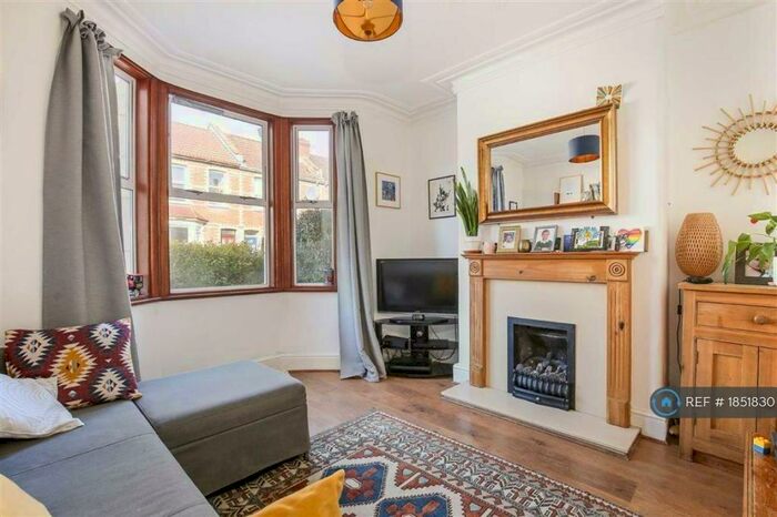3 Bedroom Terraced House To Rent In Uphill Road, Bristol, BS7