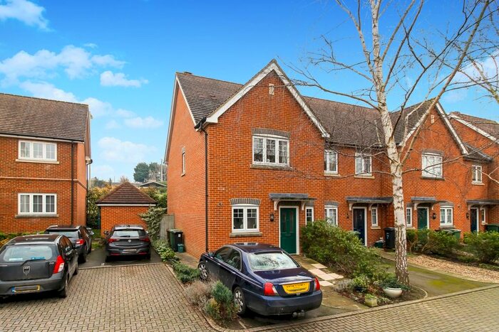 3 Bedroom End Of Terrace House To Rent In Elm Farm Close, Grove, Wantage, OX12