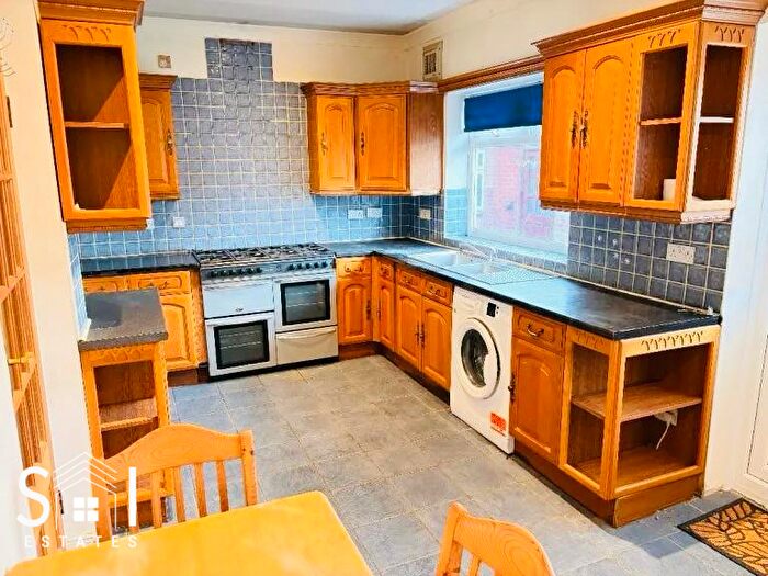 1 Bedroom Flat To Rent In Westbury Avenue, Southall, UB1