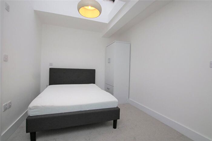 2 Bedroom Apartment To Rent In Queens Road, Reading, Berkshire, RG1
