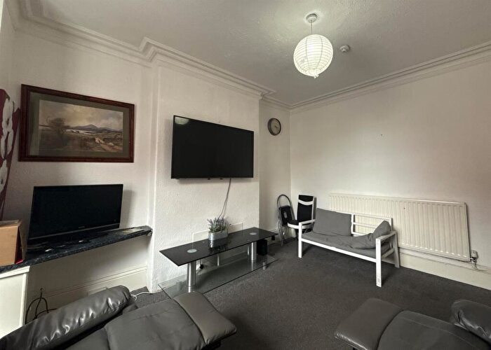 6 Bedroom Detached House To Rent In Eldon Road, Birmingham, B16