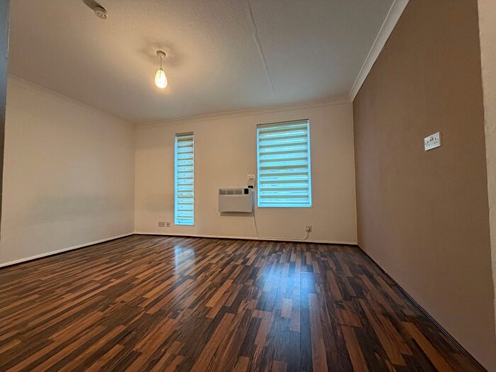 Studio To Rent In Coopers Close, London, E1