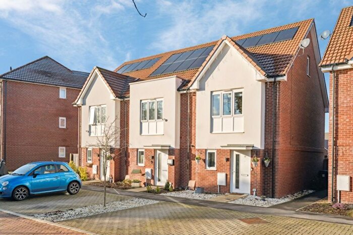 3 Bedroom End Of Terrace House For Sale In Laidler Crescent, Princes Risborough, HP27