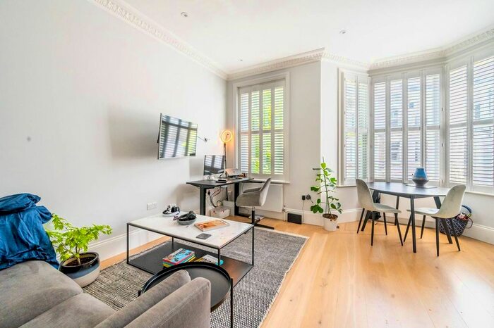 2 Bedroom Flat To Rent In Radipole Road, Parsons Green, London, SW6