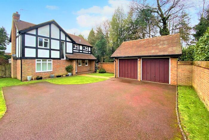 4 Bedroom Detached House To Rent In Neale Close, East Grinstead RH19