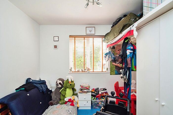 1 Bedroom Flat For Sale In Farthing Close, Watford, WD18