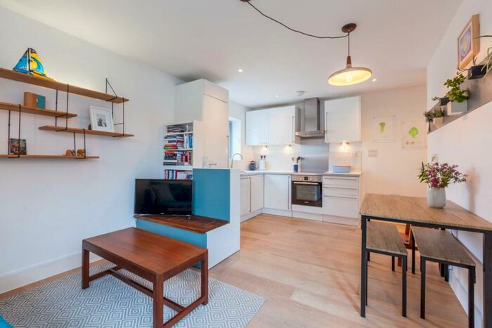 1 Bedroom Flat To Rent In Criterion Mews, Herne Hill, London, SE24