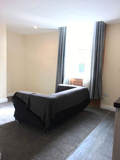 1 Bedroom Flat To Rent In Midland Road, Leeds, LS6