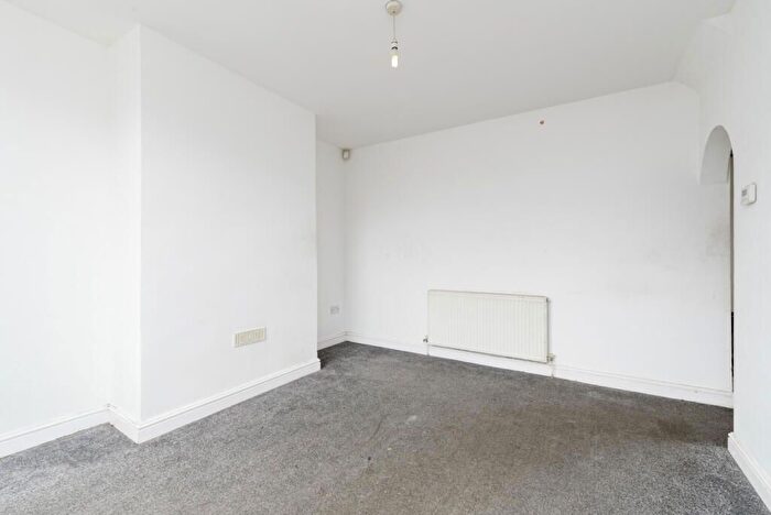 2 Bedroom Semi-Detached House For Sale In City Road, Orrell, Wigan, WN5