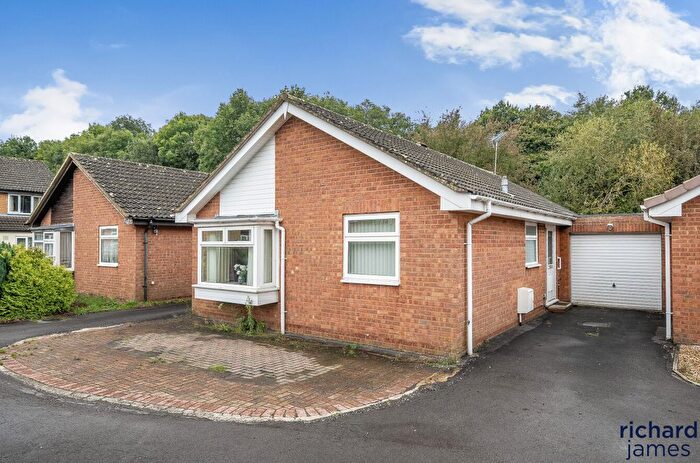 2 Bedroom Detached Bungalow For Sale In Ashburnham Close, Freshbrook, Swindon, SN5