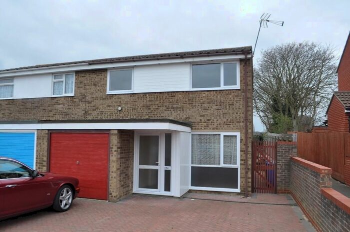 3 Bedroom Semi-Detached House To Rent In Sheldrake Drive, Ipswich, IP2