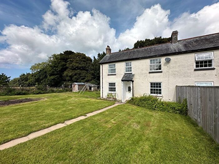 3 Bedroom Semi-Detached House For Sale In Newquay, TR8