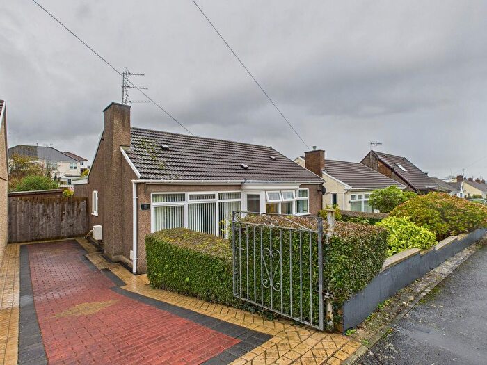 2 Bedroom Detached Bungalow For Sale In Oaklands Avenue, Bridgend, CF31