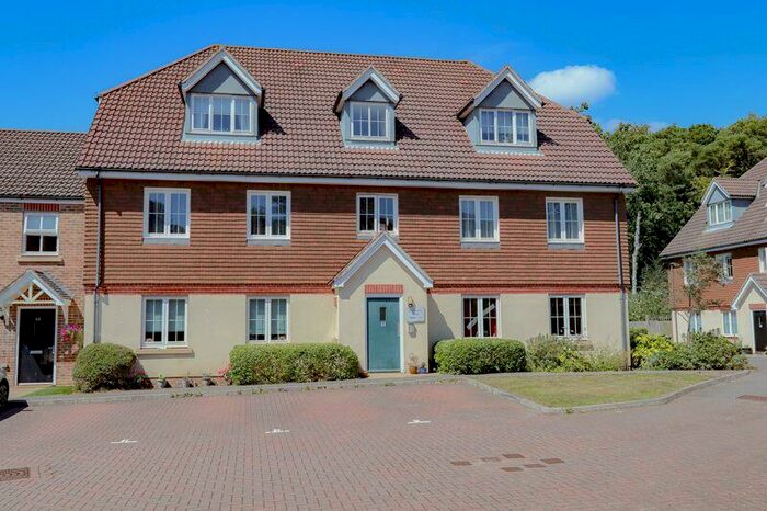 2 Bedroom Flat To Rent In Endeavour Place, Columbus Drive, Sarisbury Green, SO31