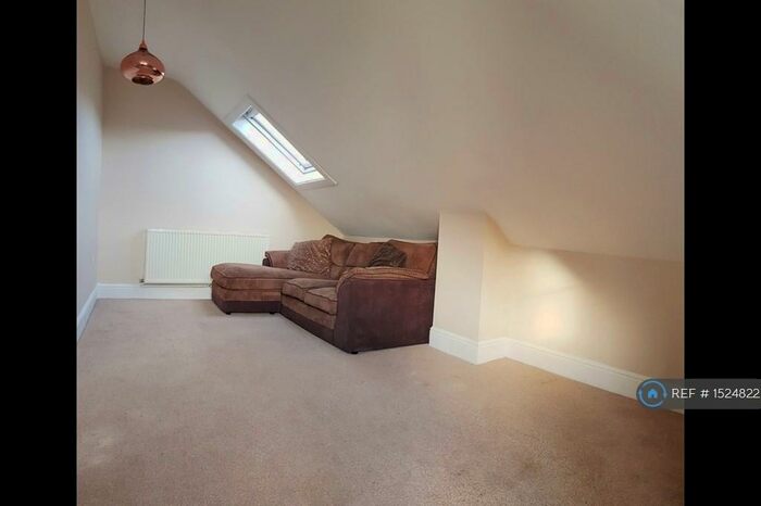 1 Bedroom Flat To Rent In Westerham Road, Bournemouth, BH4