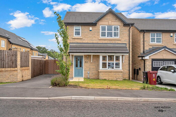 3 Bedroom Detached House For Sale In Gaskell Drive, Burnley, BB12