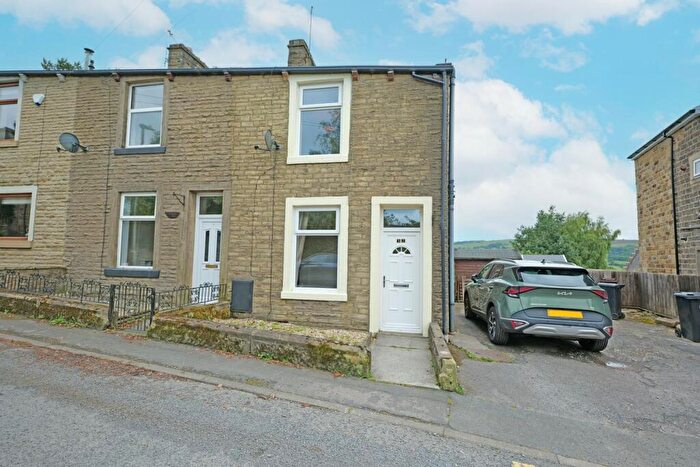 2 Bedroom End Of Terrace House For Sale In Waterloo Road, Kelbrook, BB18