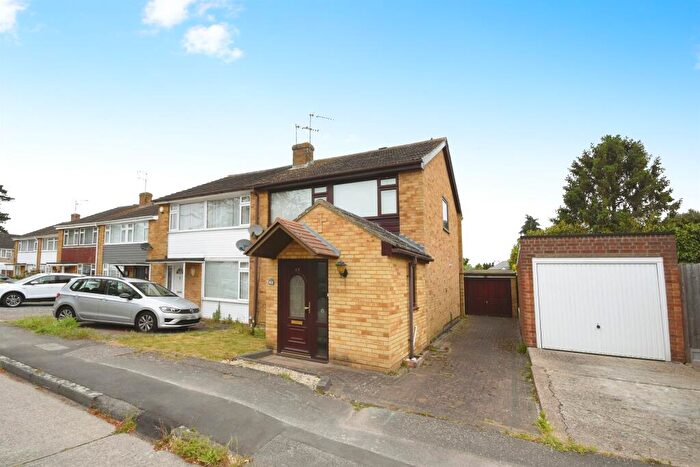 3 Bedroom Semi-Detached House For Sale In Harrow Way, Great Baddow, Chelmsford, CM2