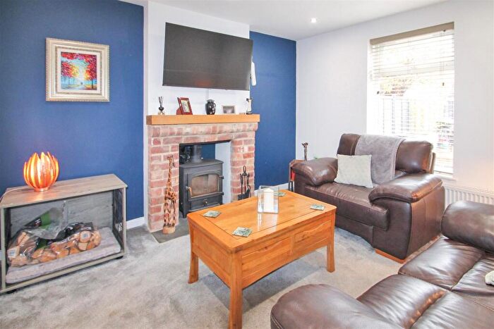 3 Bedroom Detached House For Sale In High Street., Ringstead, NN14