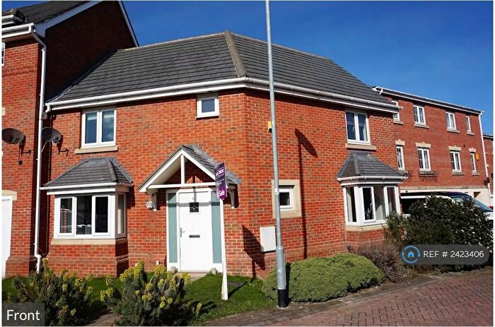 3 Bedroom Semi-Detached House To Rent In Willowdale, Leeds, LS10