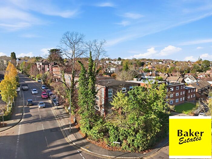 2 Bedroom Flat For Sale In Palmerston Road, Buckhurst Hill, IG9