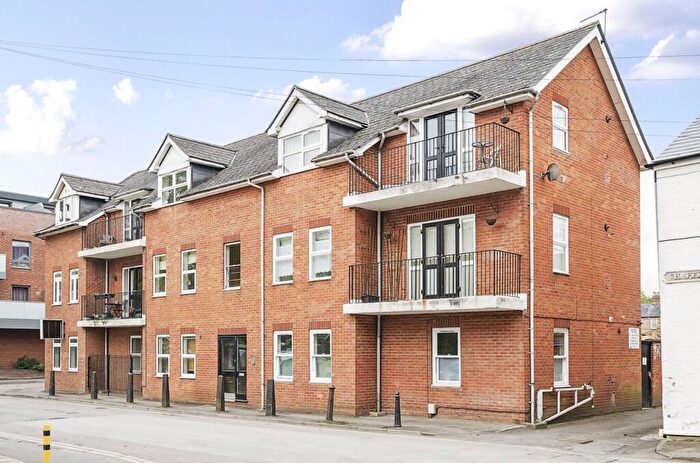 2 Bedroom Apartment For Sale In Chapel Street, East Oxford, OX4