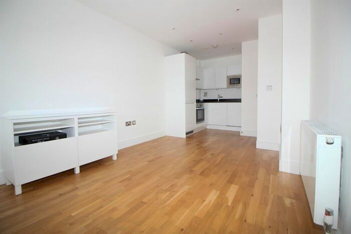 1 Bedroom Flat To Rent In Swanfield Road, Waltham Cross, EN8