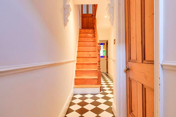 3 Bedroom Terraced House For Sale In Mawson Road, Cambridge, CB1