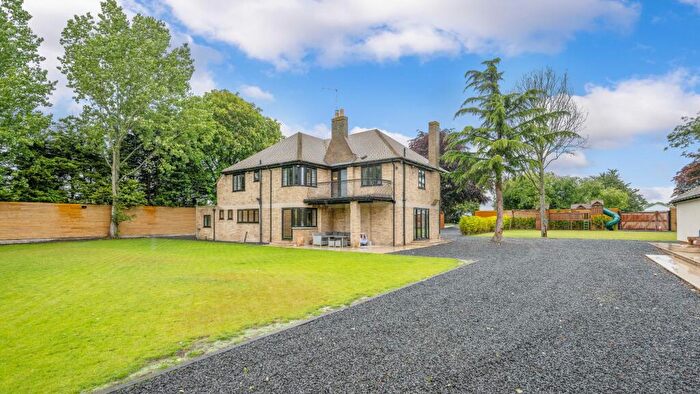 5 Bedroom Detached House For Sale In Lincoln Road, Nr Glinton, PE6