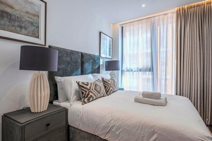 3 Bedroom Flat To Rent In Charles Clowes Walk, London, SW11