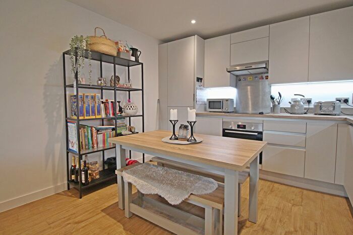 2 Bedroom Flat To Rent In Pitcher Lane, Ashford, TW15