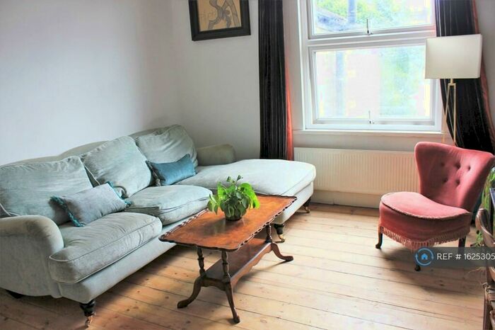 3 Bedroom End Of Terrace House To Rent In Coppermill Lane, London, E17