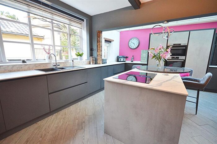 4 Bedroom Detached House For Sale In Park Drive, Stoke-On-Trent, ST4
