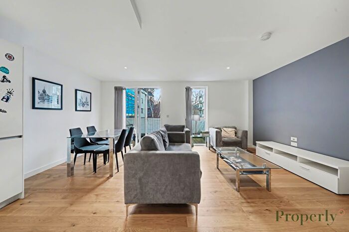 3 Bedroom Flat To Rent In Hand Axe Yard, London, WC1X