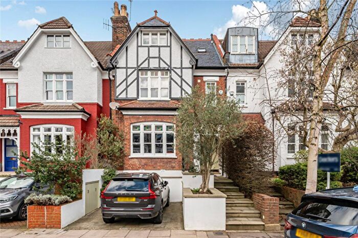 6 Bedroom Terraced House For Sale In Onslow Gardens, London, N10