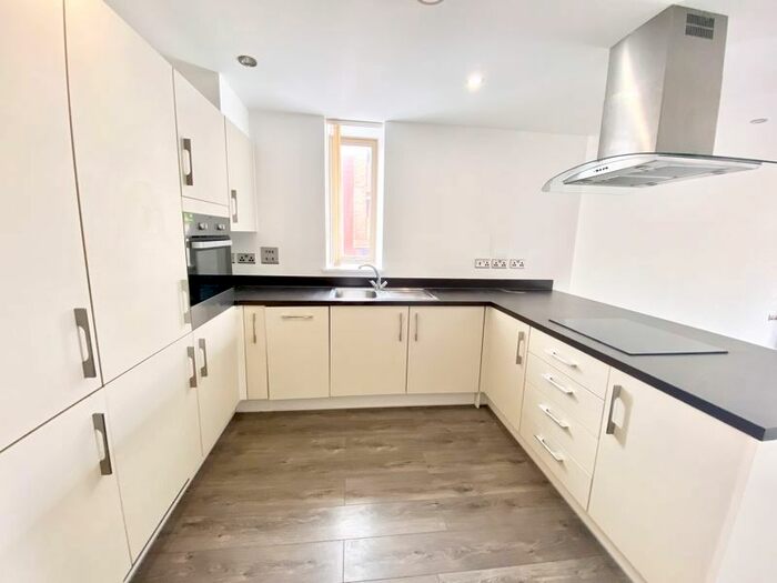 2 Bedroom Flat To Rent In Portway House, Ossory Road, SE1