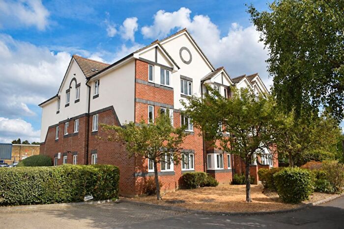 2 Bedroom Flat To Rent In Roydon Court Mayfield Road, Hersham, Walton-On-Thames, KT12