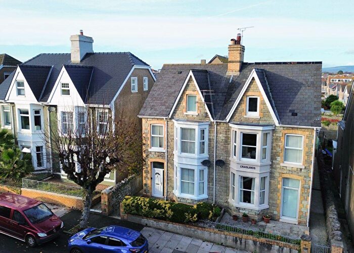3 Bedroom Flat For Sale In A Victoria Avenue, Porthcawl, CF36
