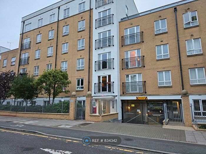 2 Bedroom Flat To Rent In Granite Apartments, London, E15